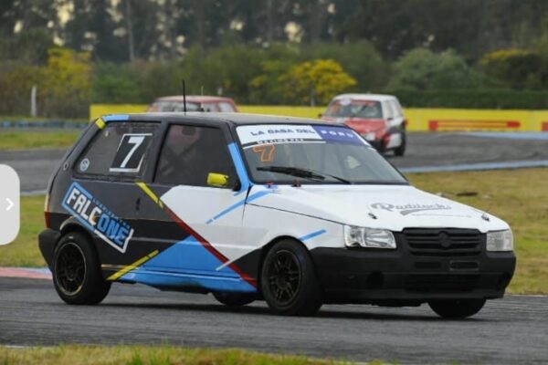 Fiat uno listo para largar